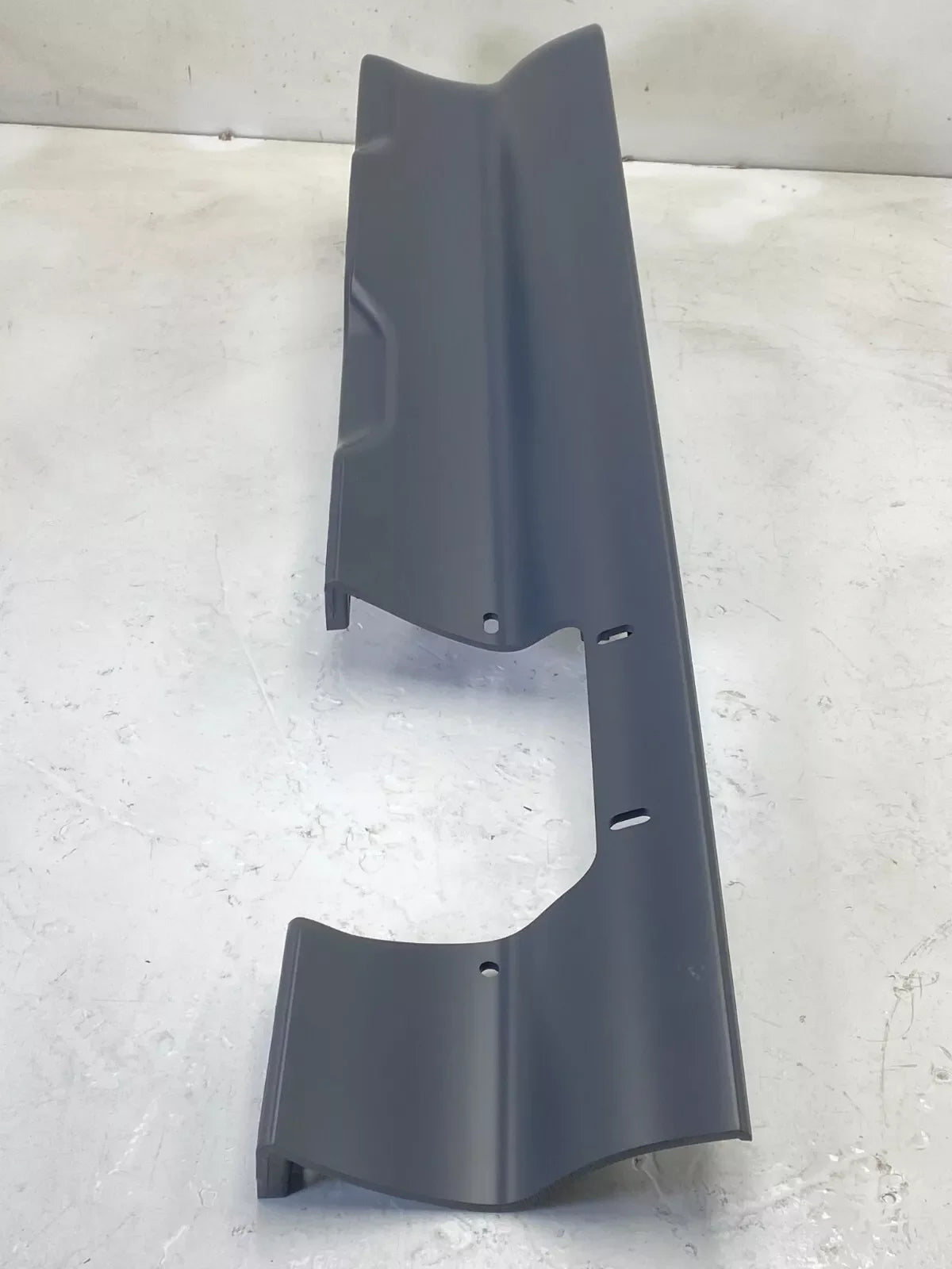 18-73182-015 Genuine Freightliner Rear Right Side Rocker Panel